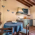 Fico, Oliva, Mora Apartment