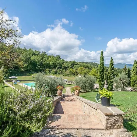 Fico, Oliva, Mora Apartament