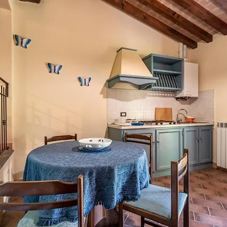 Fico, Oliva, Mora Apartman