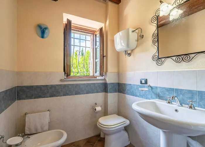 Fico, Oliva, Mora Apartament